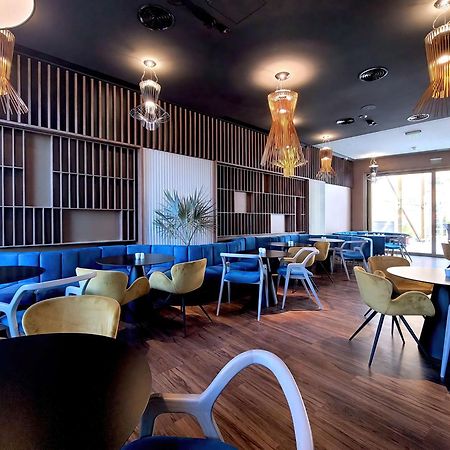 Radisson Blu Aurum Hotel, Μπρασόβ Εξωτερικό φωτογραφία The interior of the lounge