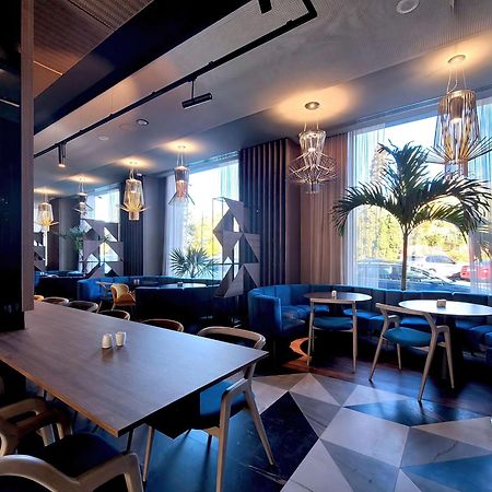 Radisson Blu Aurum Hotel, Μπρασόβ Εξωτερικό φωτογραφία Restaurant
