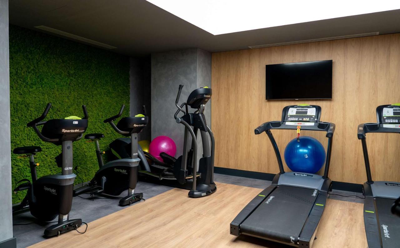 Radisson Blu Aurum Hotel, Μπρασόβ Εξωτερικό φωτογραφία The gym at the hotel