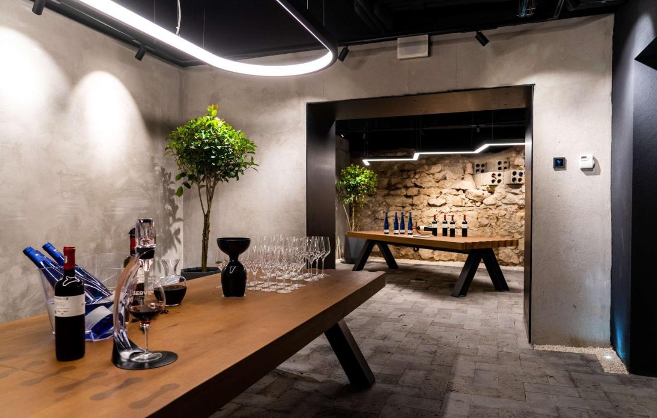 Radisson Blu Aurum Hotel, Μπρασόβ Εξωτερικό φωτογραφία Wine tasting room at the winery