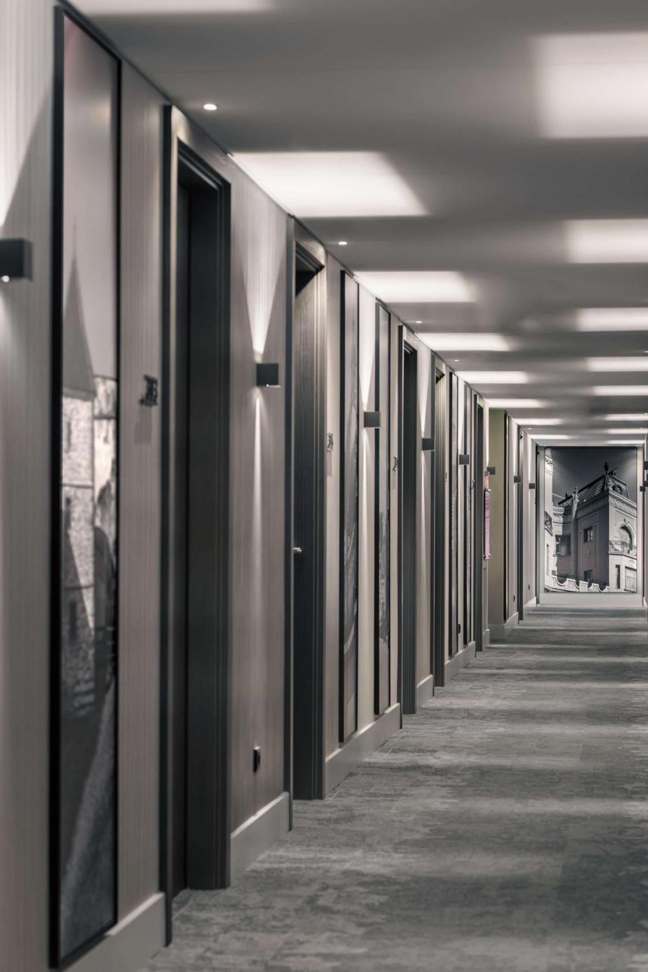 Radisson Blu Aurum Hotel, Μπρασόβ Εξωτερικό φωτογραφία A corridor at the University of Bath